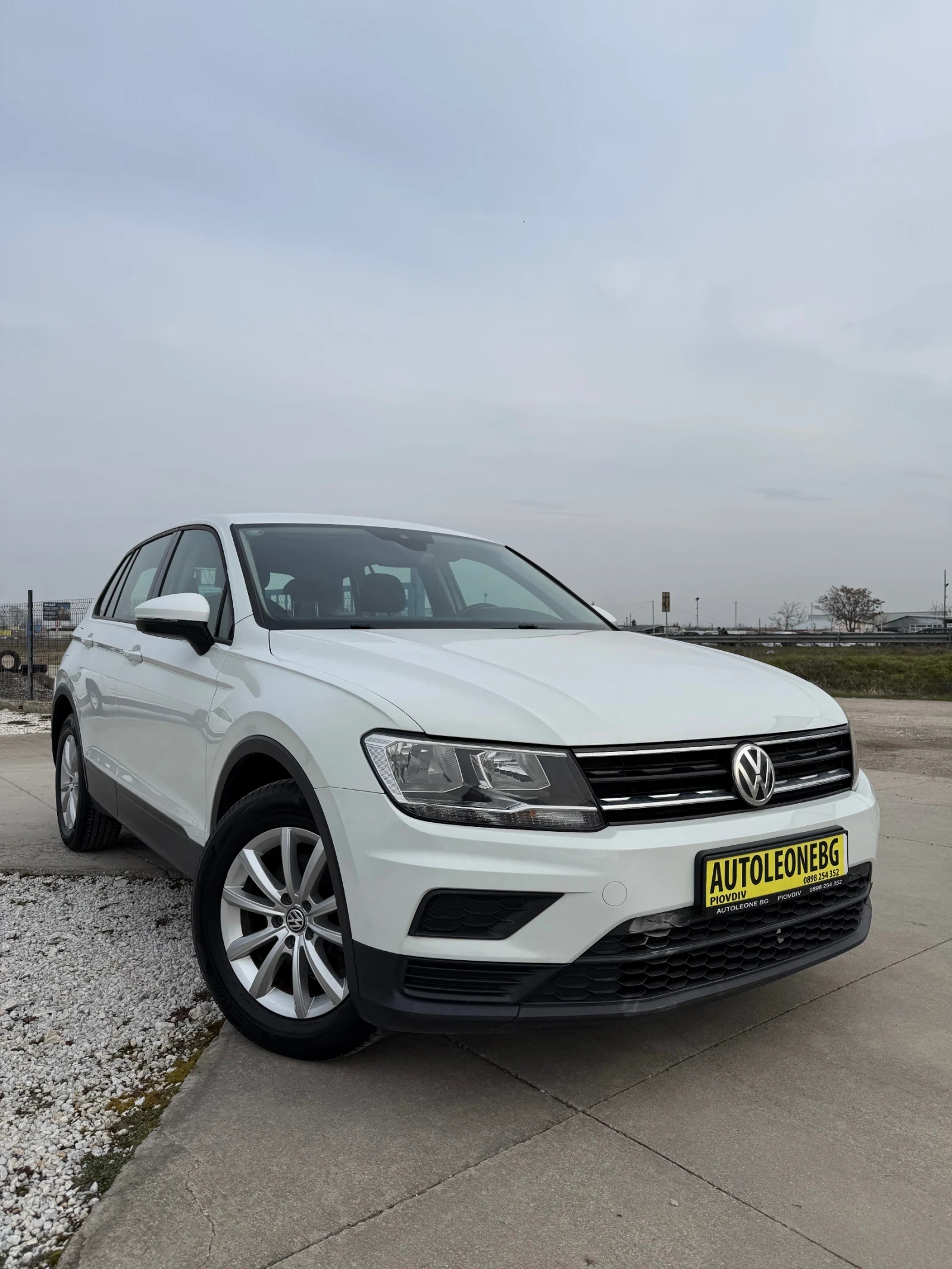 VW Tiguan 1.6 TDi, снимка 3 - Автомобили и джипове - 54365757