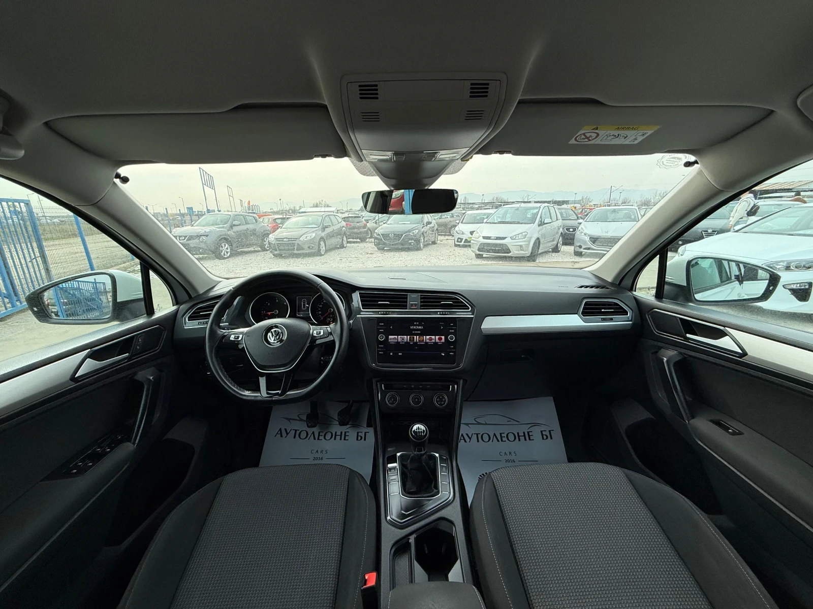 VW Tiguan 1.6 TDi, снимка 9 - Автомобили и джипове - 54365757