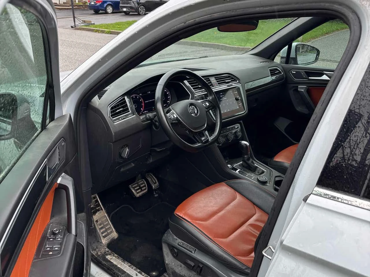 VW Tiguan R line/Highline /ПОДГРЕВ/ПАНОCARFAX/ФИНАНСИРАНЕ, снимка 6 - Автомобили и джипове - 54580758