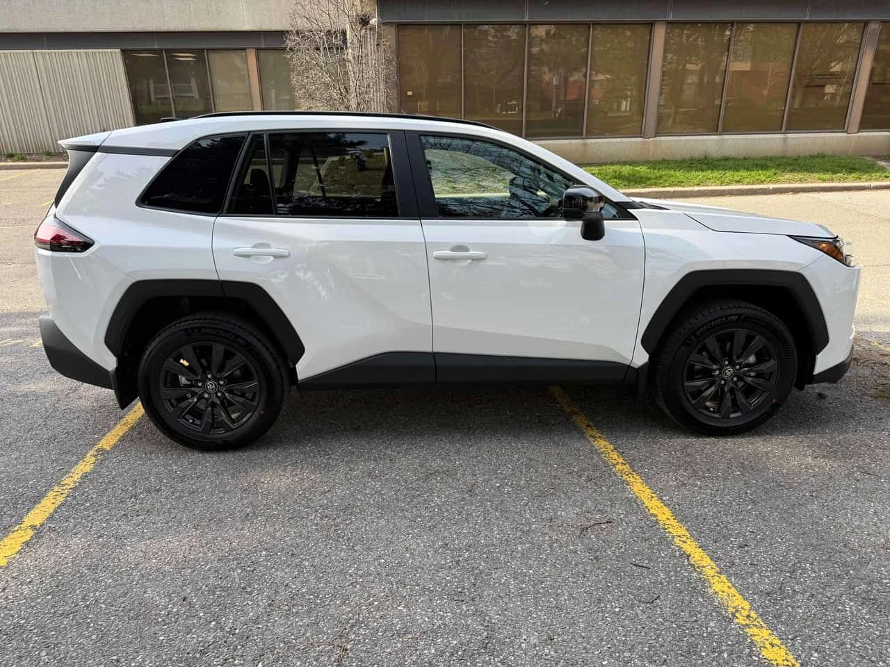 Toyota Rav4 XLE AWD /CARFAX/КАМЕРА/ПОДГРЕВИ, снимка 3 - Автомобили и джипове - 54706564
