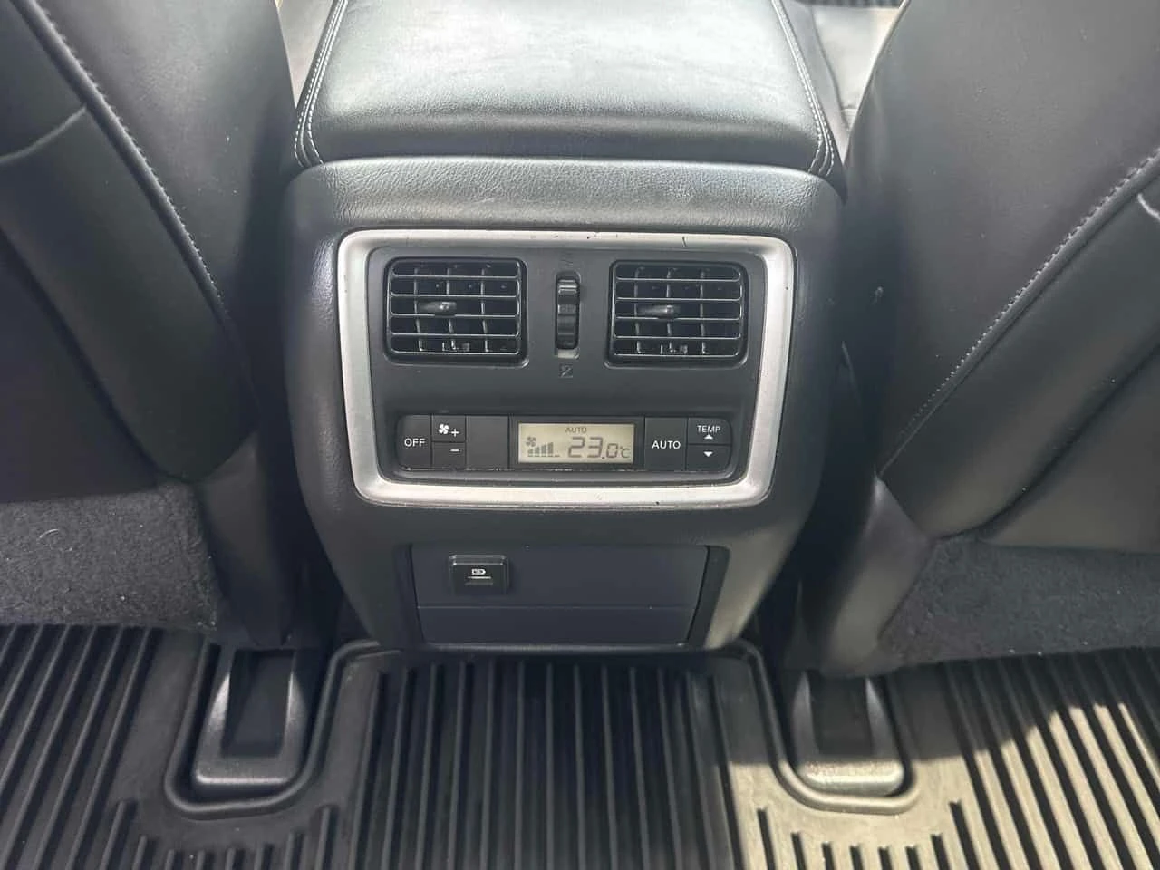 Infiniti QX60 * AWD 4dr * АВТОКРЕДИТ БЕЗ ПЪРВОНАЧАЛНА ВНОСКА* , снимка 10 - Автомобили и джипове - 55093176