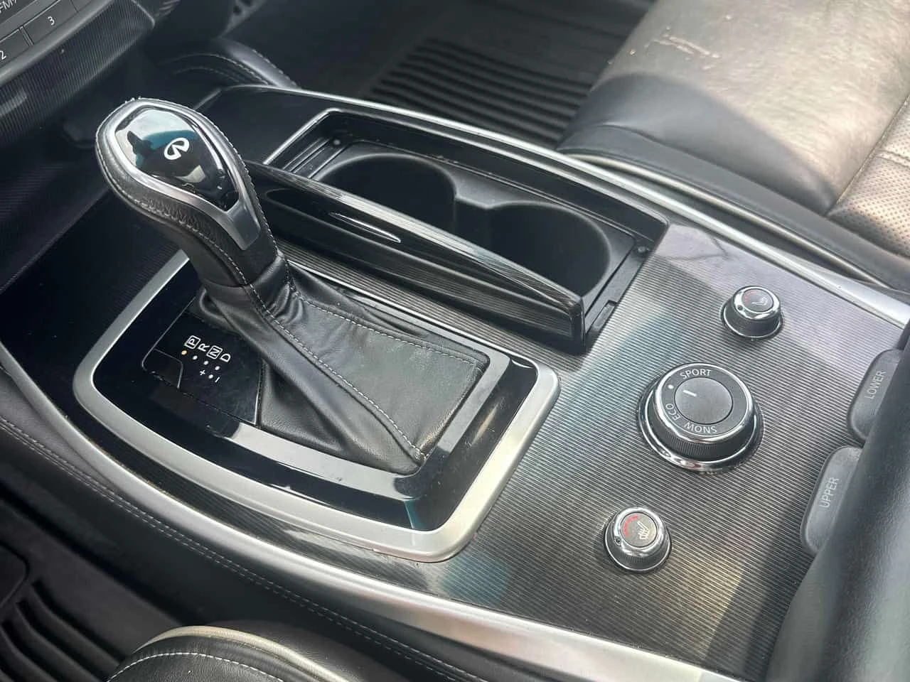 Infiniti QX60 * AWD 4dr * АВТОКРЕДИТ БЕЗ ПЪРВОНАЧАЛНА ВНОСКА* , снимка 16 - Автомобили и джипове - 55093176