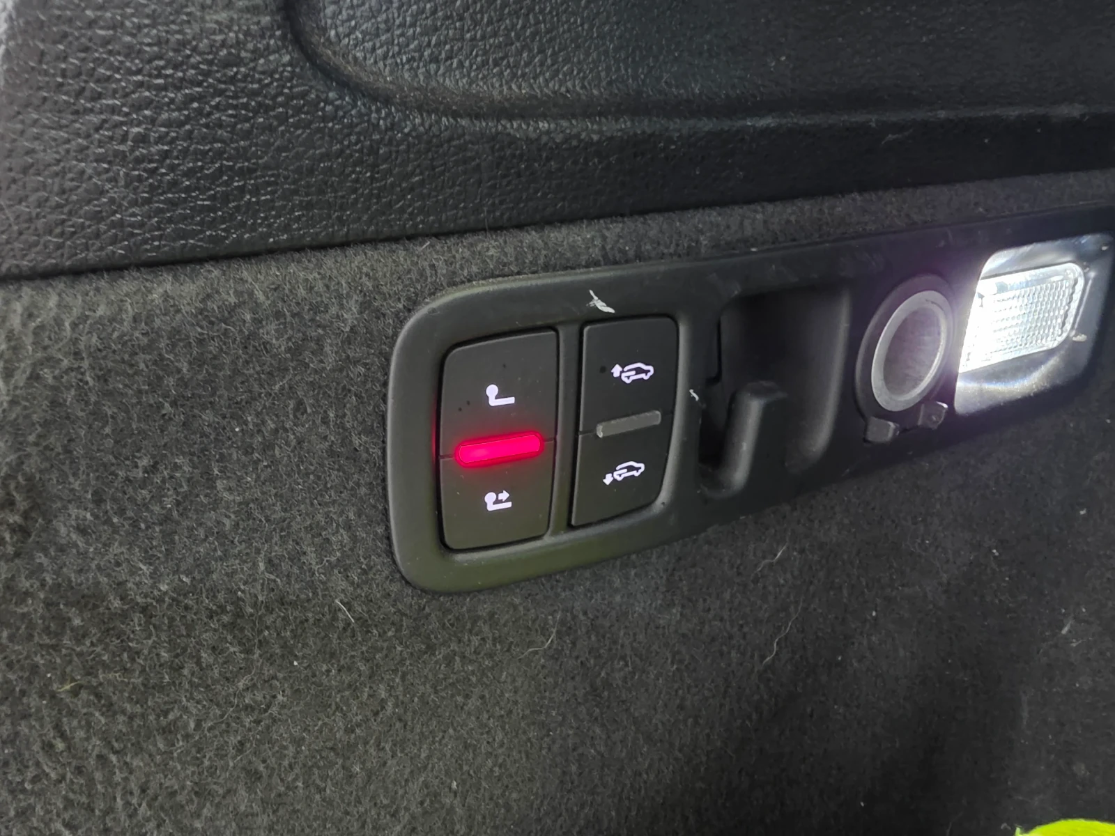 Audi Q7 E-tron Diesel Quattro S-Line Aut. Pano LED Head Up, снимка 14 - Автомобили и джипове - 55135199