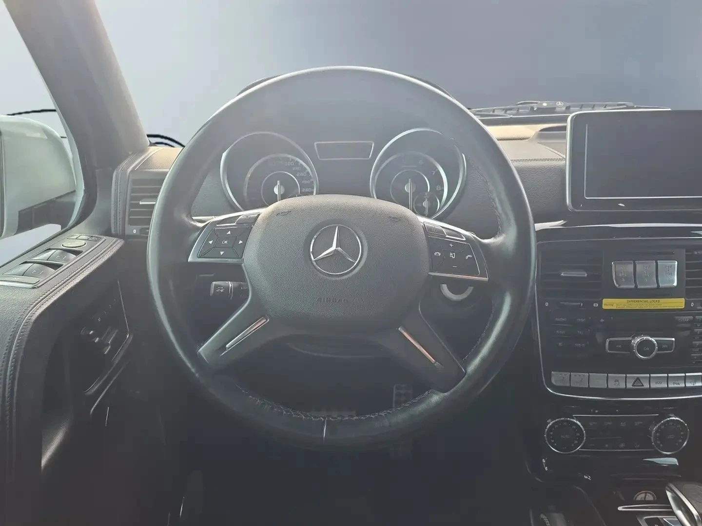 Mercedes-Benz G 63 AMG * FULL* MAX* KEYLESS* Camera* ПОДГРЕВ* , снимка 10 - Автомобили и джипове - 55586993
