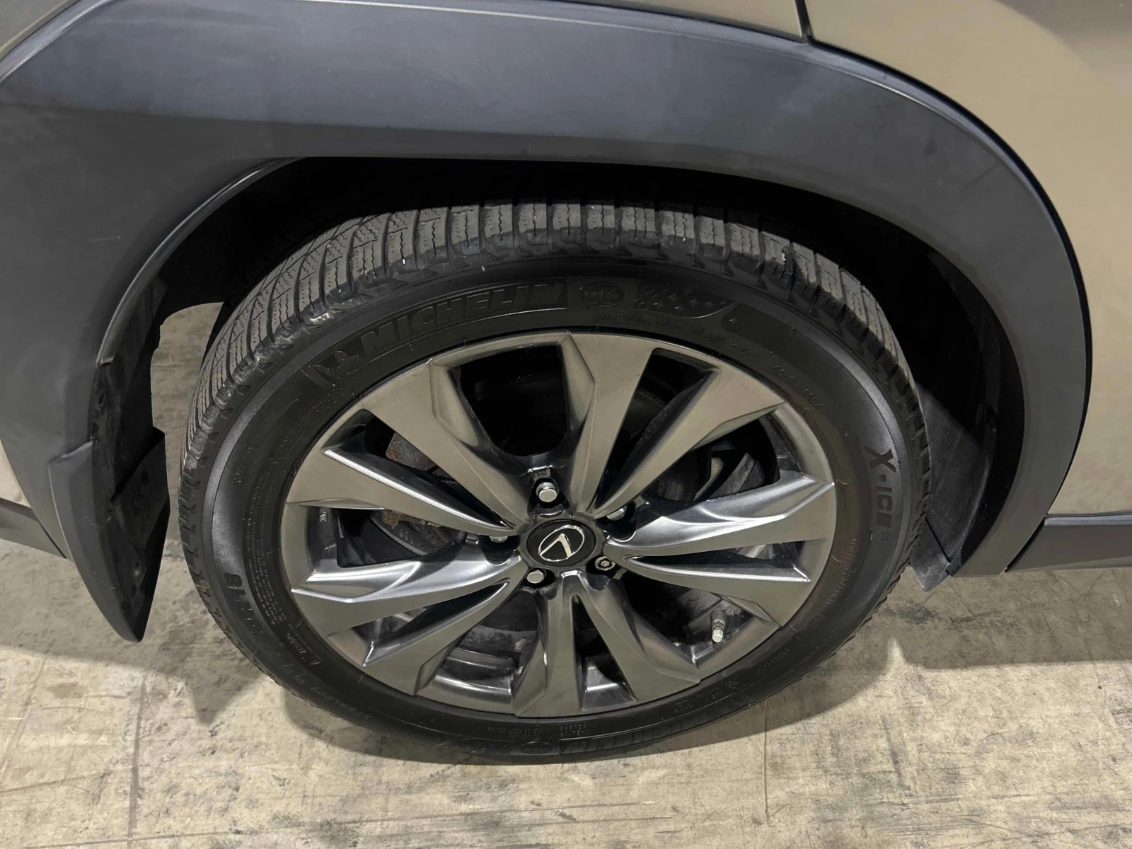 Lexus UX * 250h * CARFAX * ���� �� �� | Mobile.bg � ����������� 6