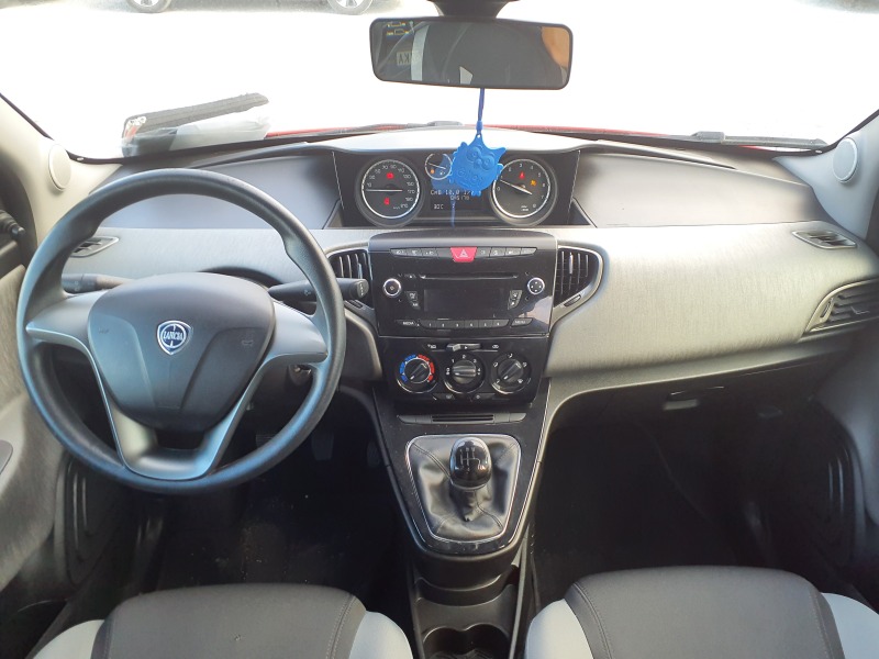 Lancia Ypsilon, снимка 11 - Автомобили и джипове - 46355747