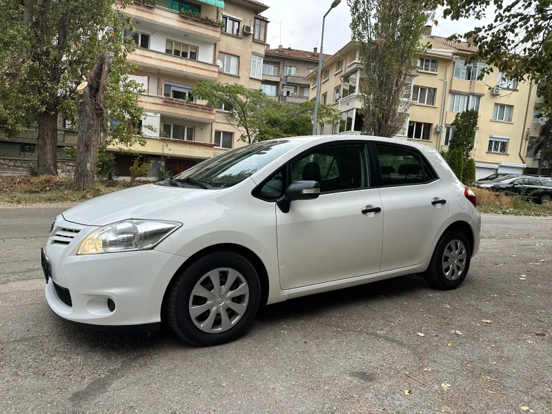 Toyota Auris 1.33 vvt-i Facelift, снимка 2 - Автомобили и джипове - 47197762