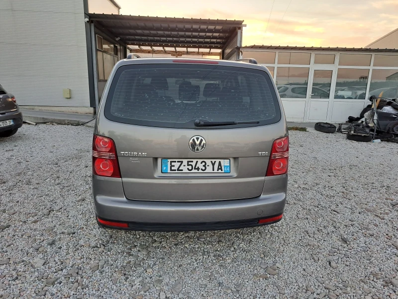 VW Touran 1.9 TDI, снимка 5 - Автомобили и джипове - 47468981