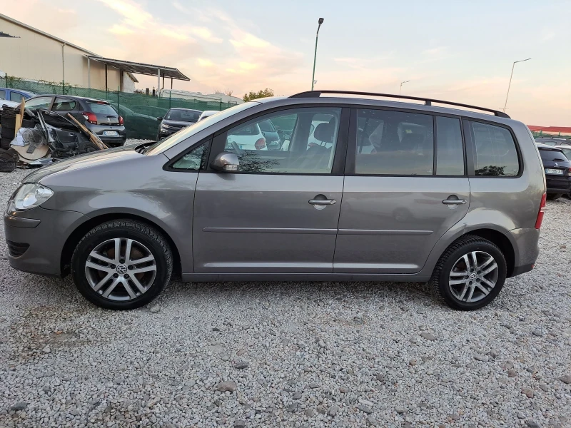 VW Touran 1.9 TDI, снимка 3 - Автомобили и джипове - 47468981