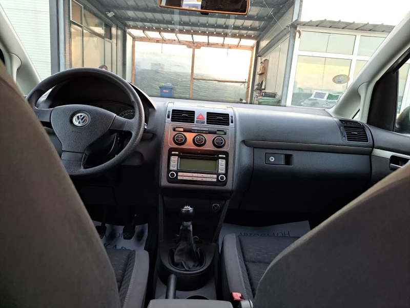 VW Touran 1.9 TDI, снимка 11 - Автомобили и джипове - 47468981