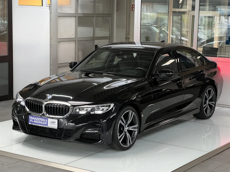 BMW 320 xDrive Sedan, снимка 2 - Автомобили и джипове - 48587705