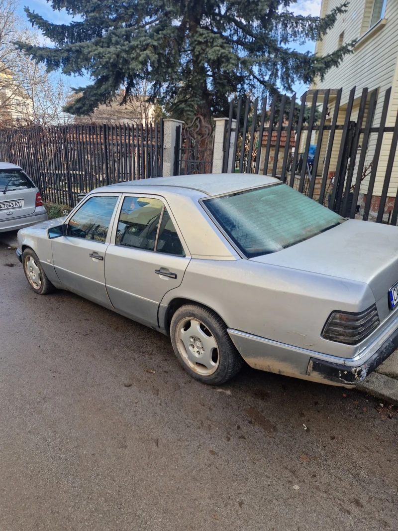 Mercedes-Benz 124 124, снимка 3 - Автомобили и джипове - 48831952