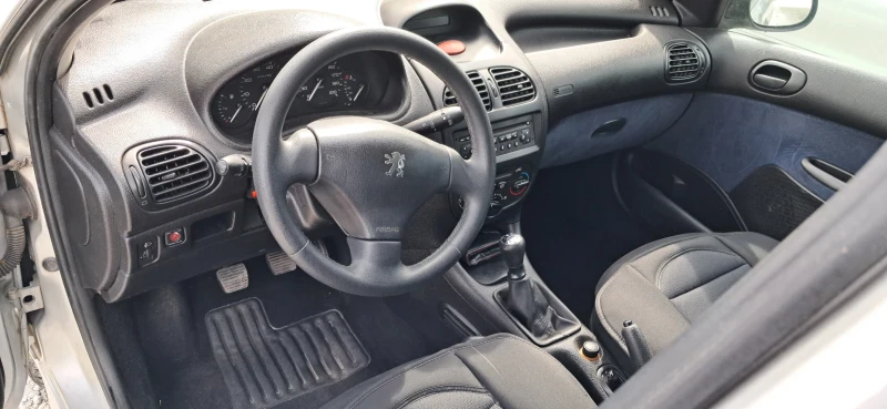 Peugeot 206 1.1i, снимка 6 - Автомобили и джипове - 49467322