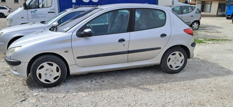 Peugeot 206 1.1i, снимка 2 - Автомобили и джипове - 49467322