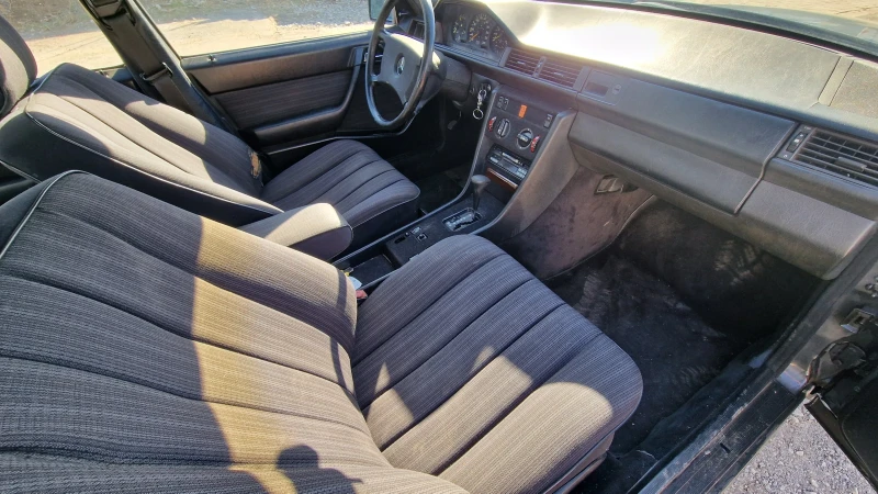 Mercedes-Benz 124 300E 180КС АВТОМАТ, снимка 10 - Автомобили и джипове - 49779042