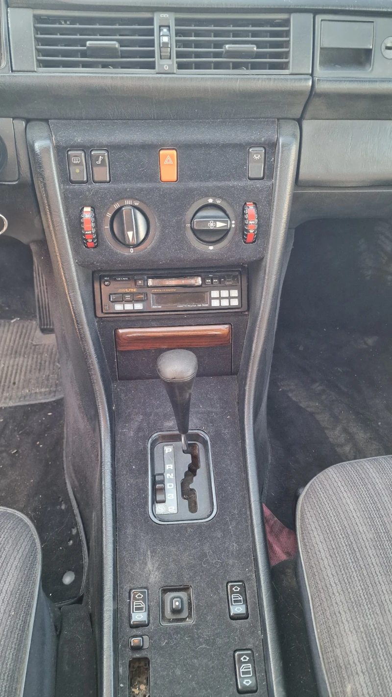 Mercedes-Benz 124 300E 180КС АВТОМАТ, снимка 13 - Автомобили и джипове - 49779042