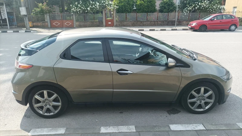 Honda Civic 2.2 CTDI, снимка 5 - Автомобили и джипове - 51763802