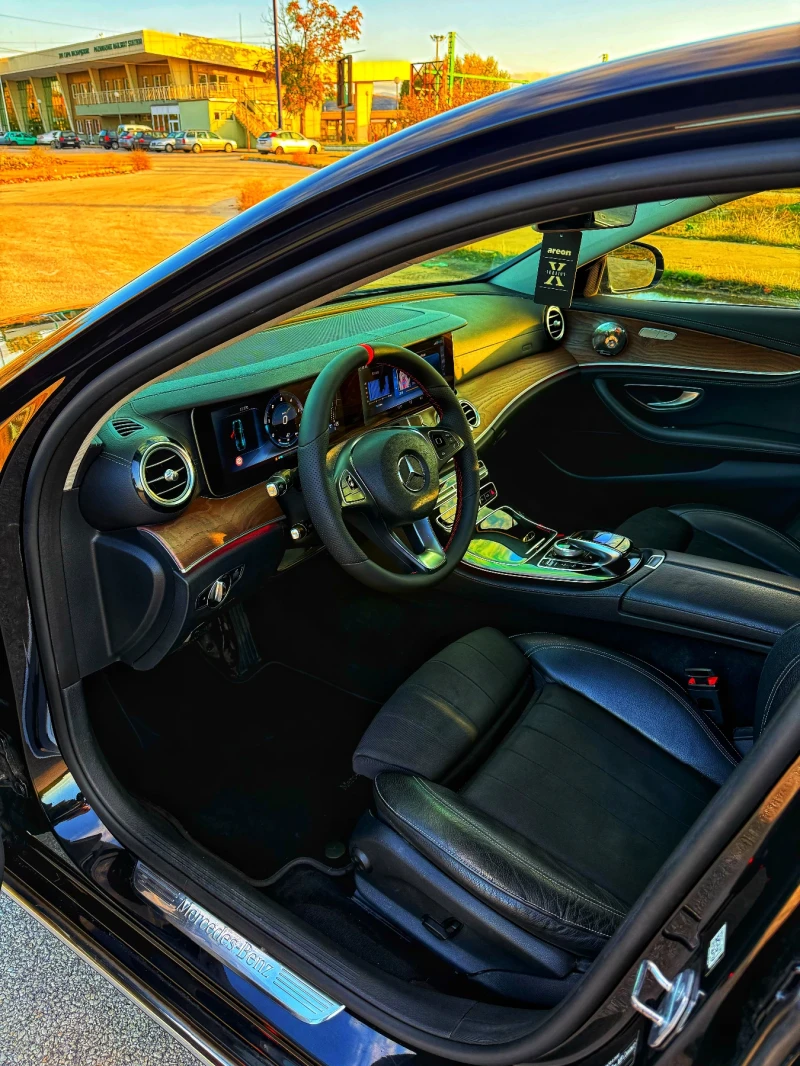 Mercedes-Benz E 220 * FULL AMG* 9G-TRONIC* EXCLUSIVE* DIGITAL* , снимка 8 - Автомобили и джипове - 52191033