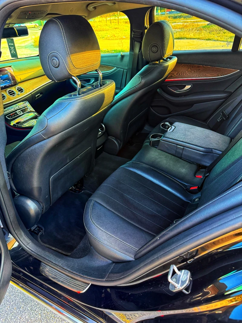 Mercedes-Benz E 220 * FULL AMG* 9G-TRONIC* EXCLUSIVE* DIGITAL* , снимка 9 - Автомобили и джипове - 52191033