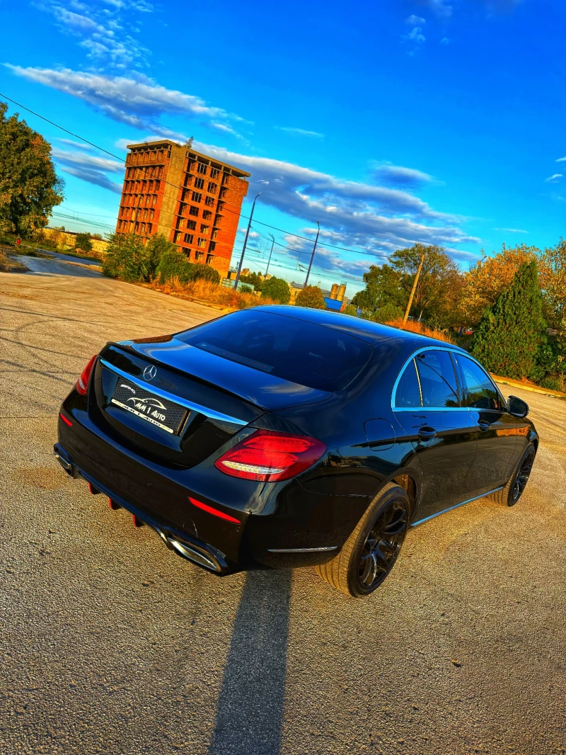 Mercedes-Benz E 220 * FULL AMG* 9G-TRONIC* EXCLUSIVE* DIGITAL* , снимка 5 - Автомобили и джипове - 52191033