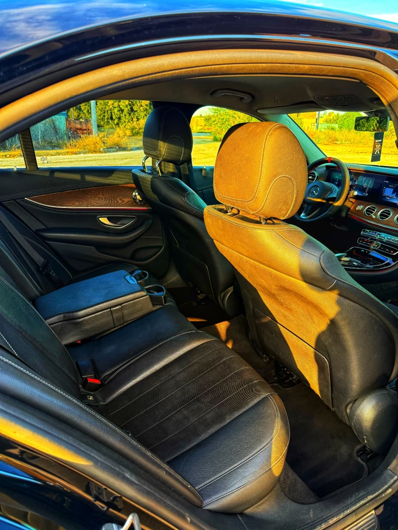 Mercedes-Benz E 220 * FULL AMG* 9G-TRONIC* EXCLUSIVE* DIGITAL* , снимка 10 - Автомобили и джипове - 52191033