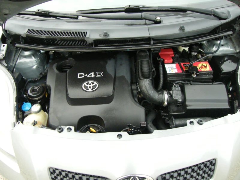 Toyota Yaris 1.4D-4D AVTOMATIK, снимка 16 - Автомобили и джипове - 52148104