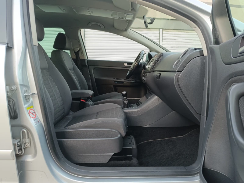 VW Golf Plus 1.6i 102к.с. , снимка 11 - Автомобили и джипове - 52589801