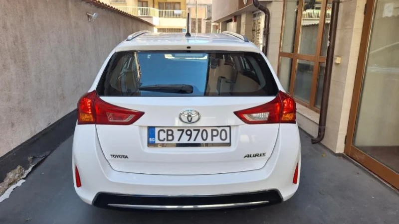 Toyota Auris 1.6 AUTOMATIC, снимка 5 - Автомобили и джипове - 53126577