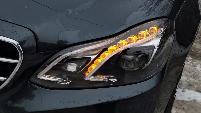Mercedes-Benz E 220 AMG NightEdition , снимка 8 - Автомобили и джипове - 53206641