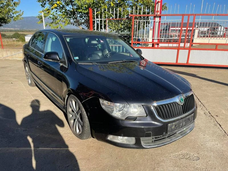 Skoda Superb 2.0 TDI, снимка 2 - Автомобили и джипове - 41992414