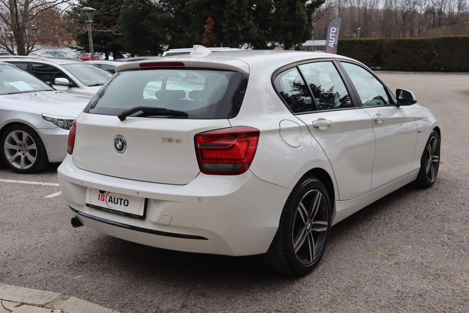 BMW 118 Sport/LeD/Navi/Automat/Камера/Подгрев - изображение 4