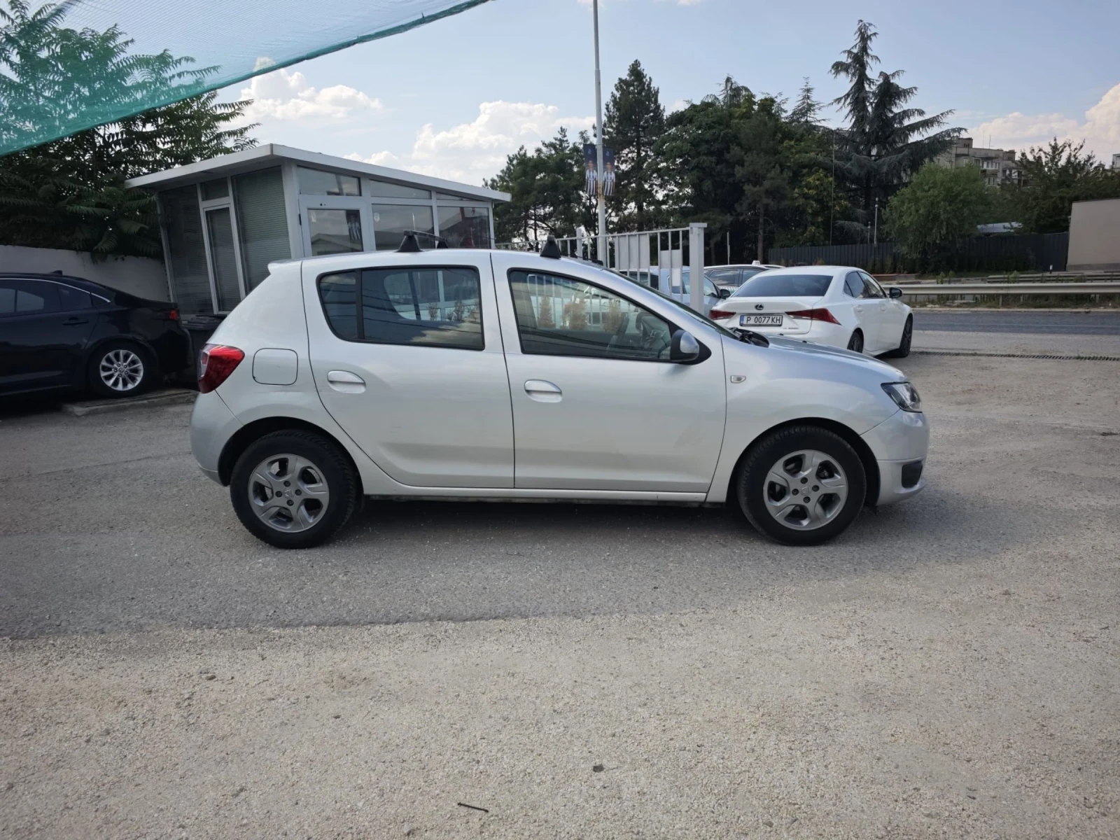 Dacia Sandero 1.2i* NAVI* ОТЛИЧЕН  - изображение 6