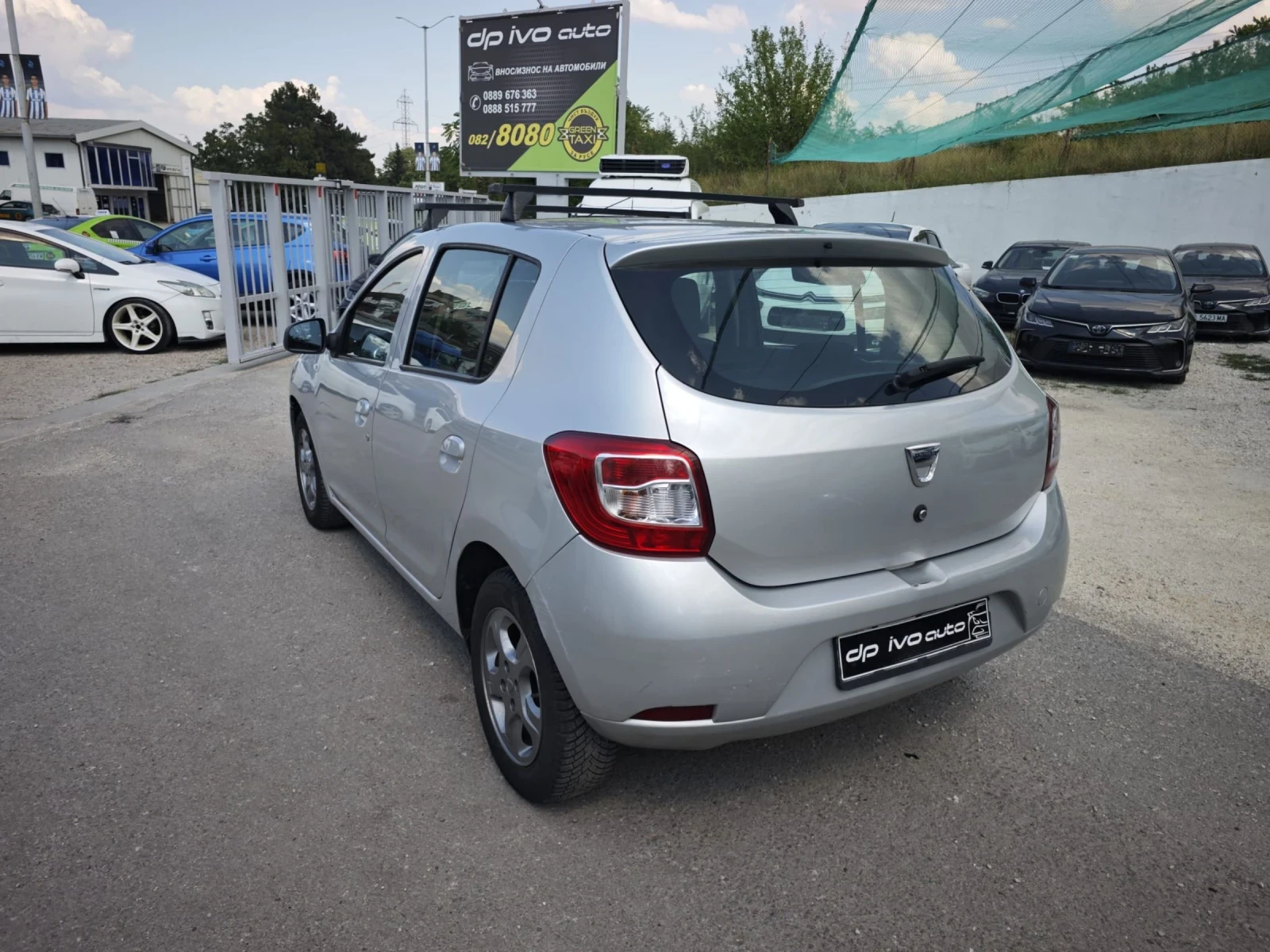 Dacia Sandero 1.2i* NAVI* ОТЛИЧЕН  - изображение 3