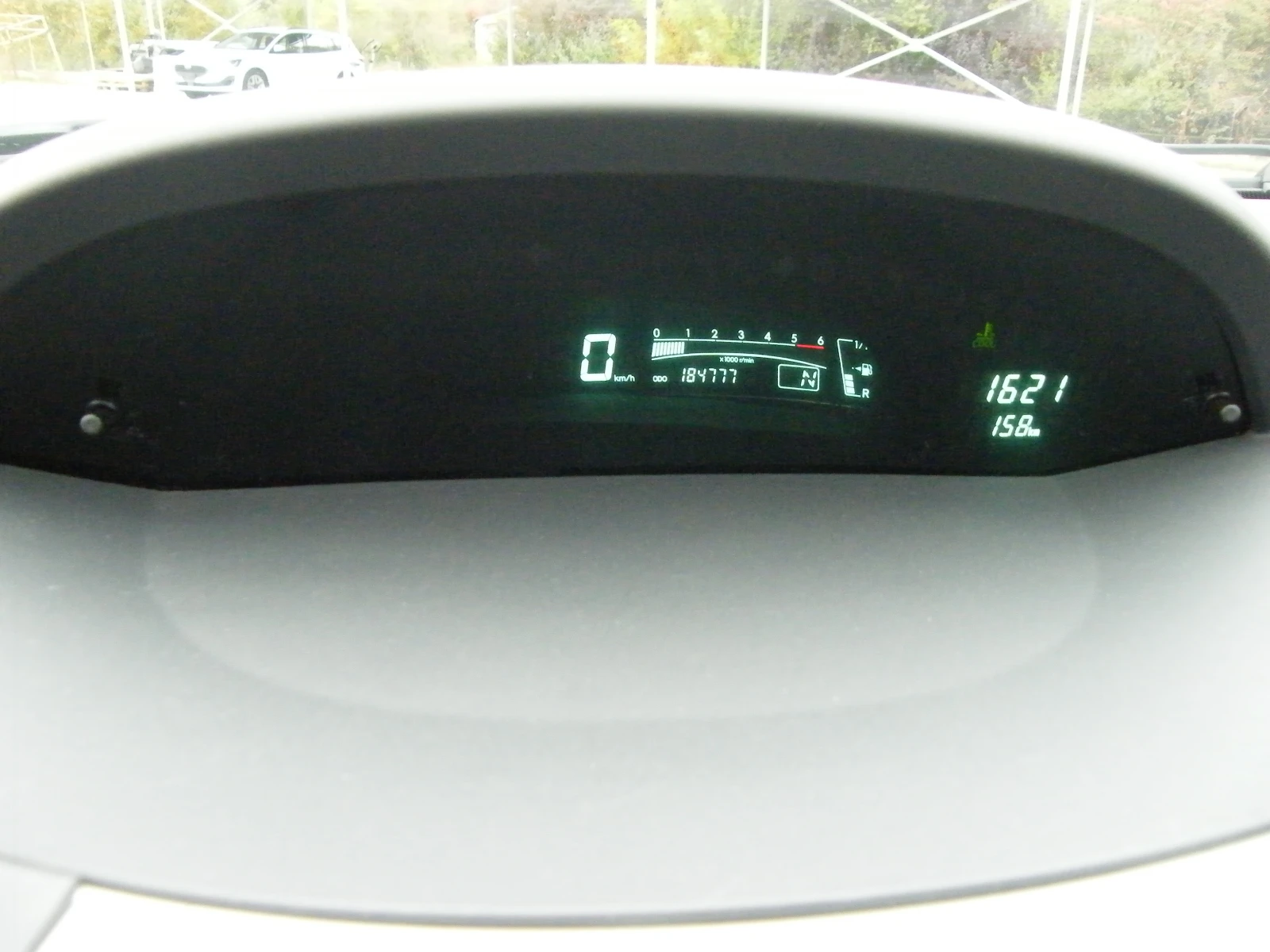 Toyota Yaris 1.4D-4D AVTOMATIK - изображение 9