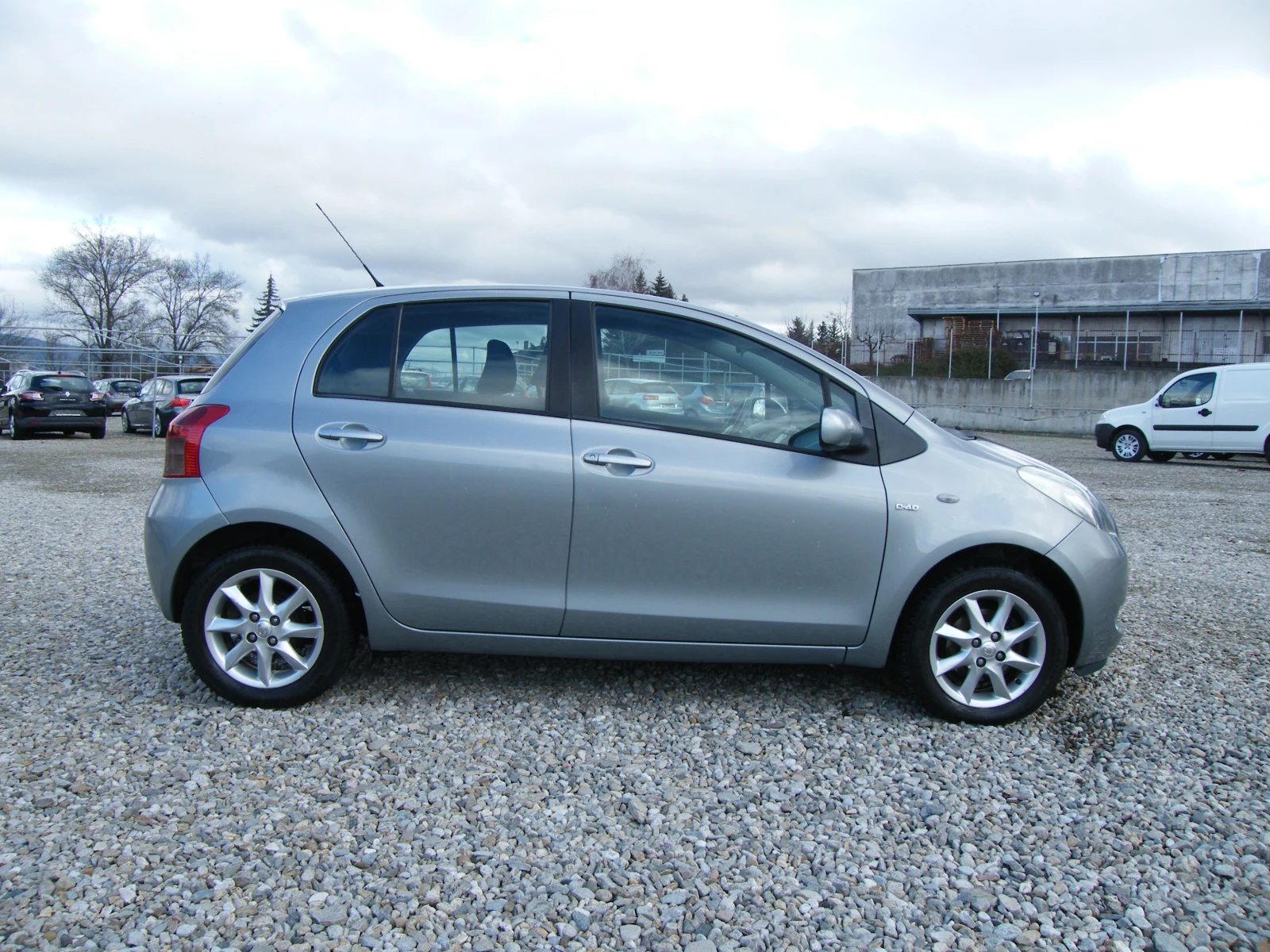 Toyota Yaris 1.4D-4D AVTOMATIK | Mobile.bg � ����������� 3