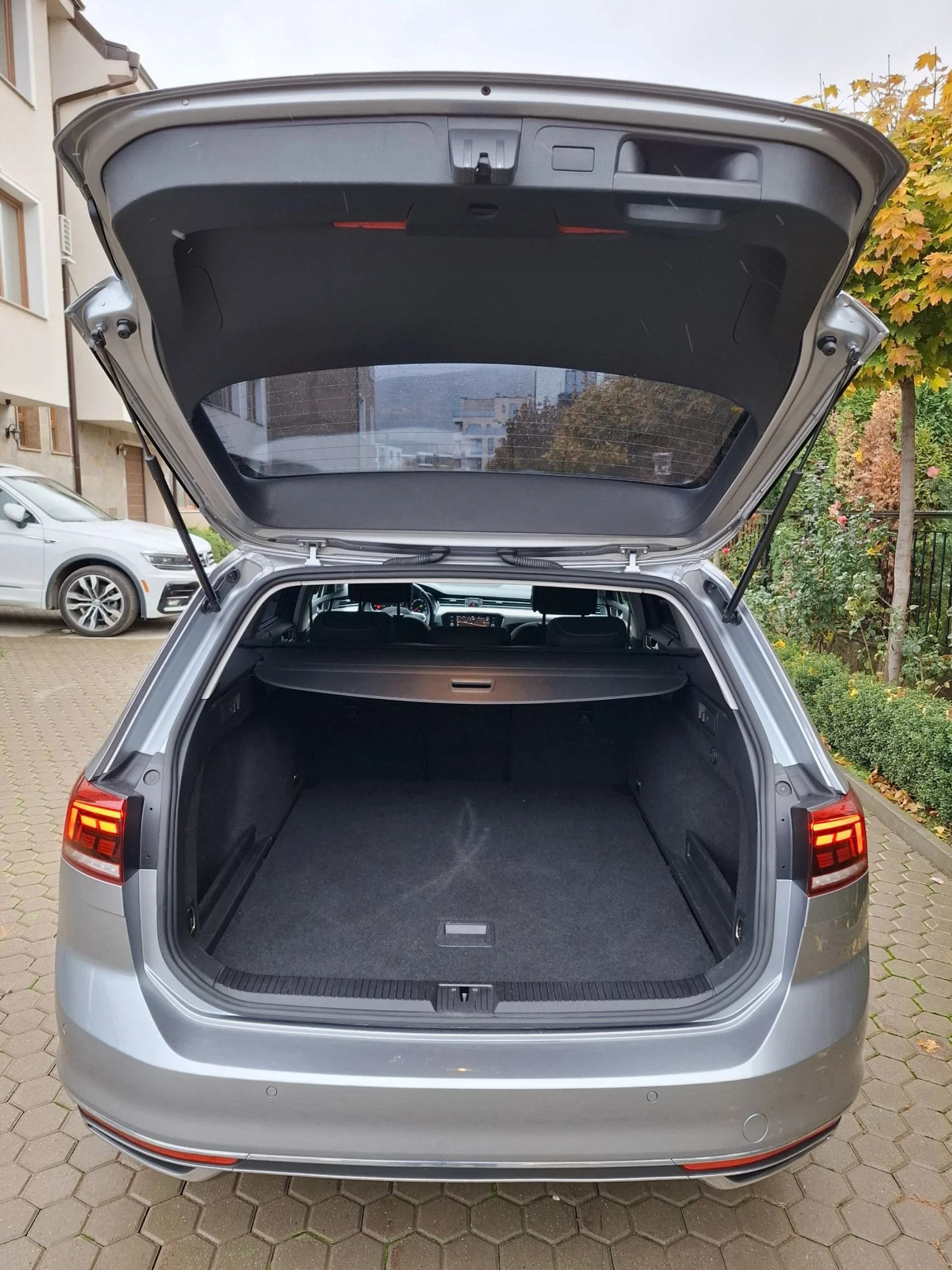 VW Passat 4MOTION. В ГАРАНЦИЯ ОТ PORSCHE БЪЛГАРИЯ. 89700 КМ. - изображение 9