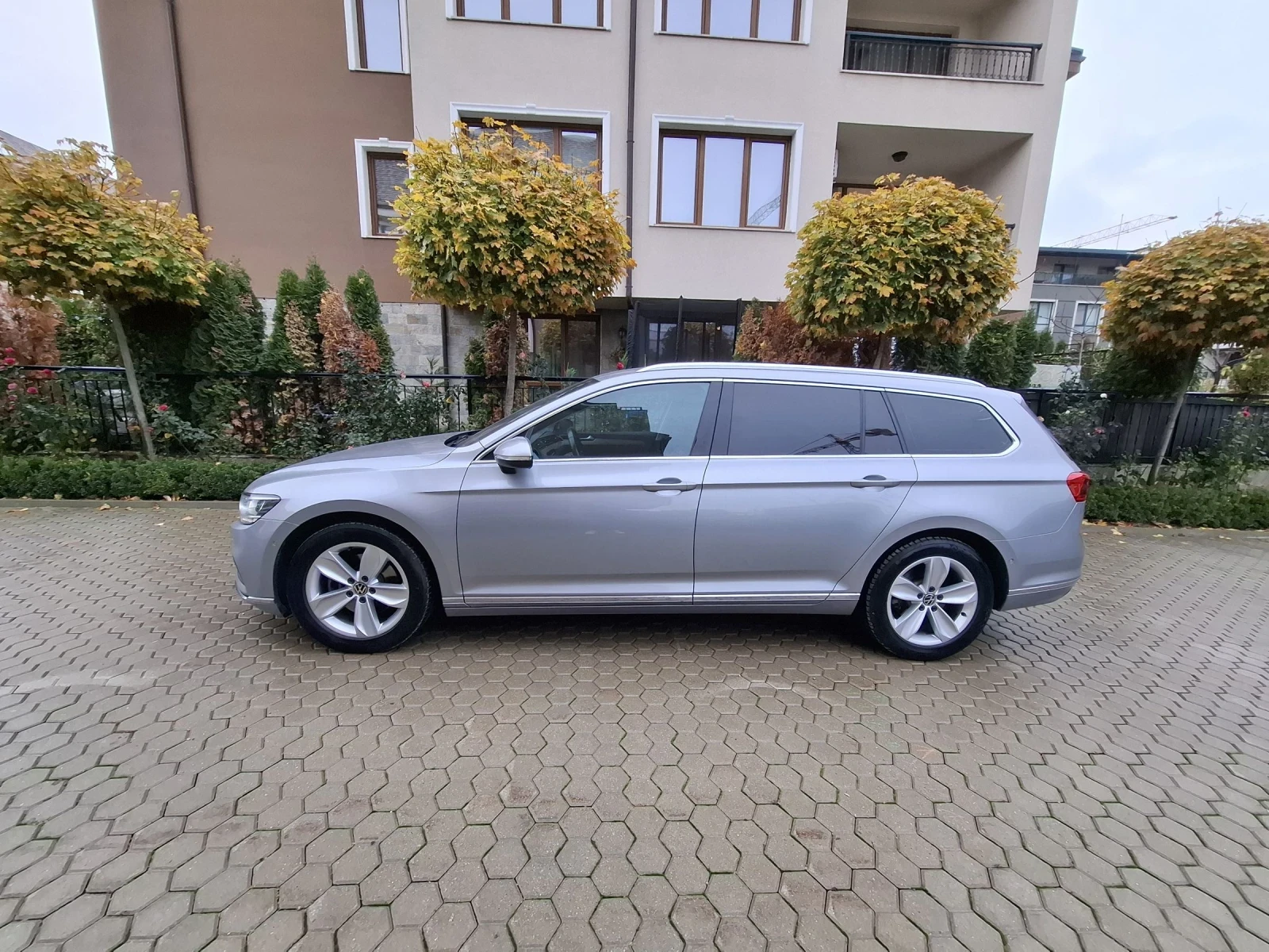 VW Passat 4MOTION. В ГАРАНЦИЯ ОТ PORSCHE БЪЛГАРИЯ. 89700 КМ. - изображение 3