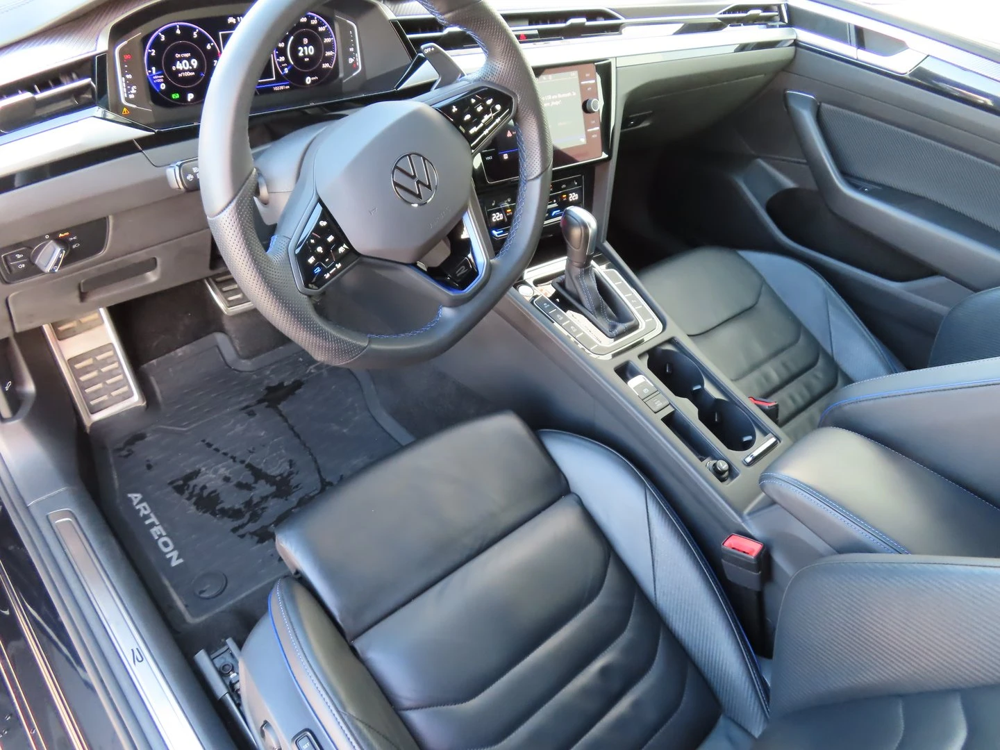 VW Arteon R 2.0 TSI OPF 4MOTION - изображение 4