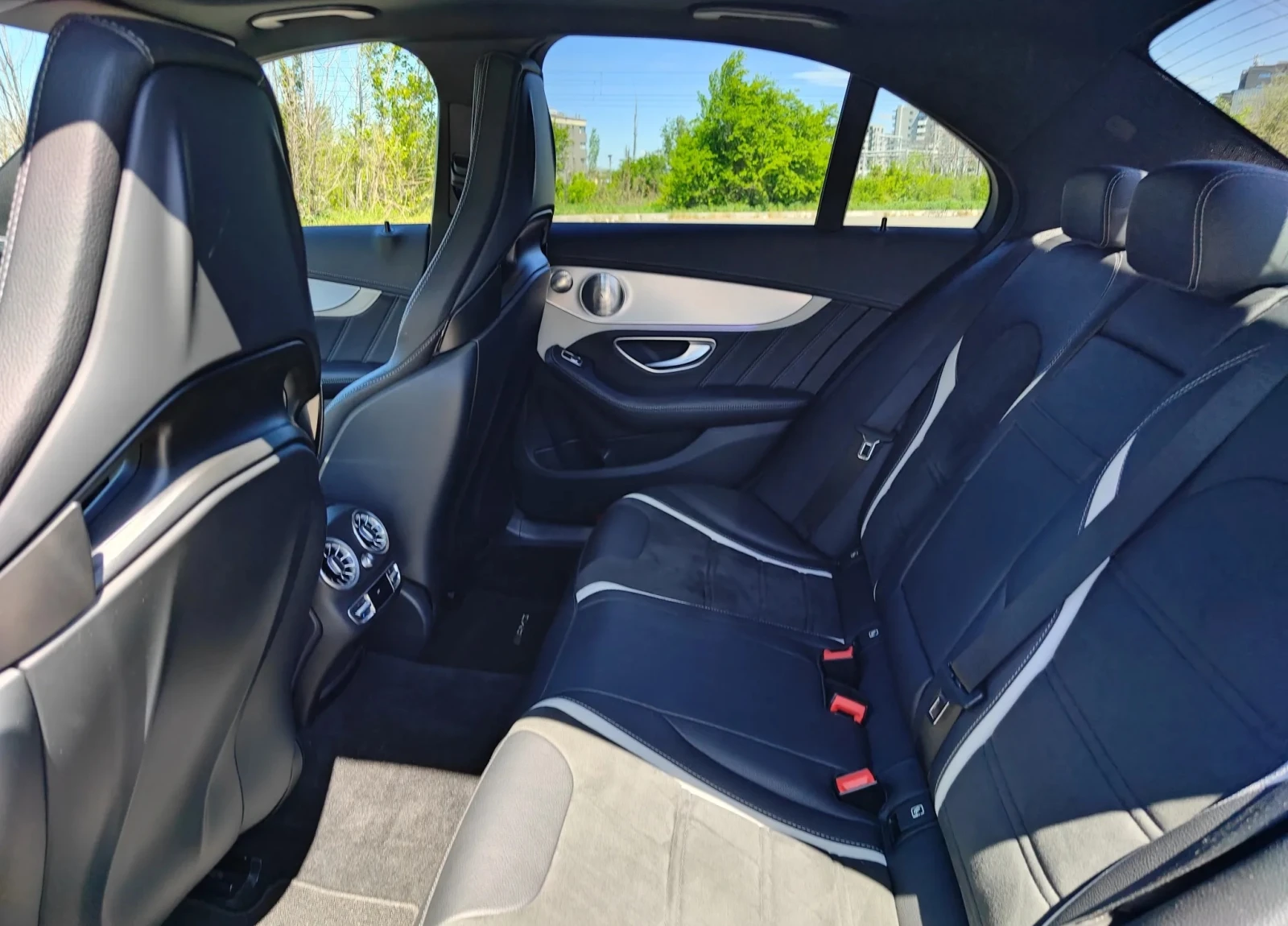 Mercedes-Benz C 63 AMG, снимка 7 - Автомобили и джипове - 54332588