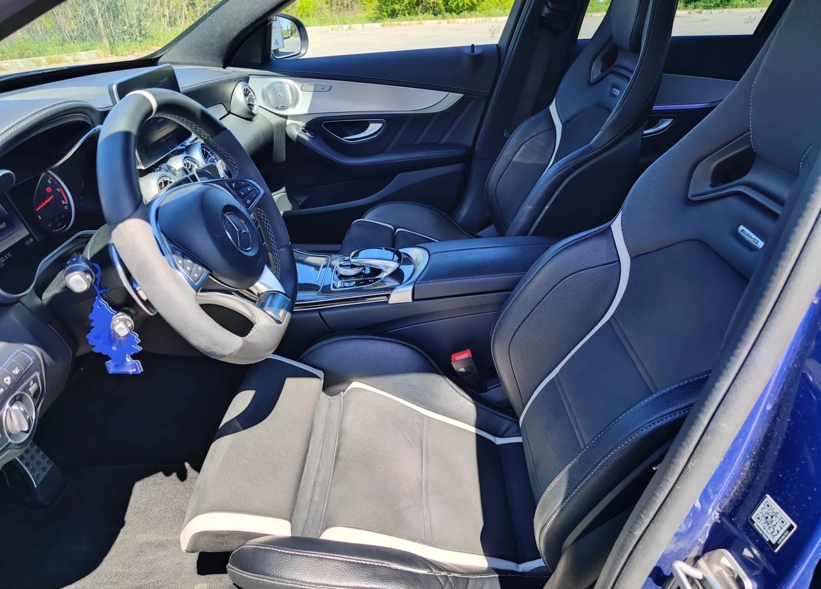 Mercedes-Benz C 63 AMG, снимка 5 - Автомобили и джипове - 54332588