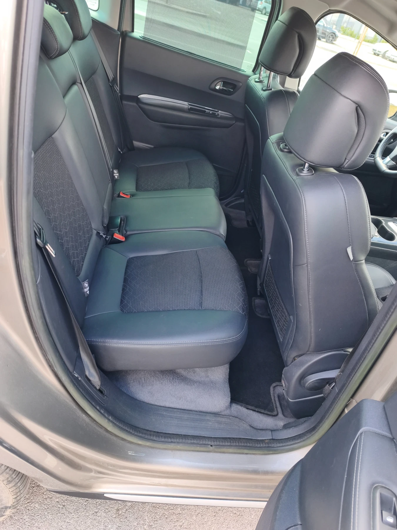 Peugeot 3008 1.6 HDI , снимка 7 - Автомобили и джипове - 54673798