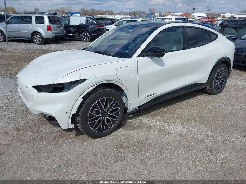 Ford Mustang Mach-E Premium, снимка 2 - Автомобили и джипове - 54799294