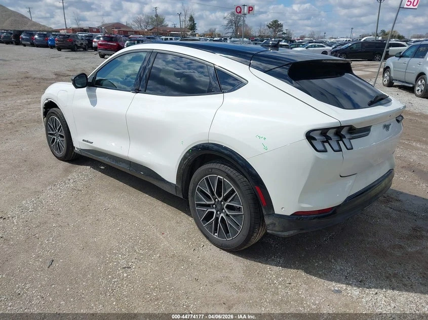 Ford Mustang Mach-E Premium, снимка 3 - Автомобили и джипове - 54799294