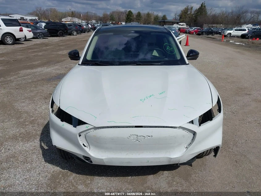 Ford Mustang Mach-E Premium, снимка 13 - Автомобили и джипове - 54799294