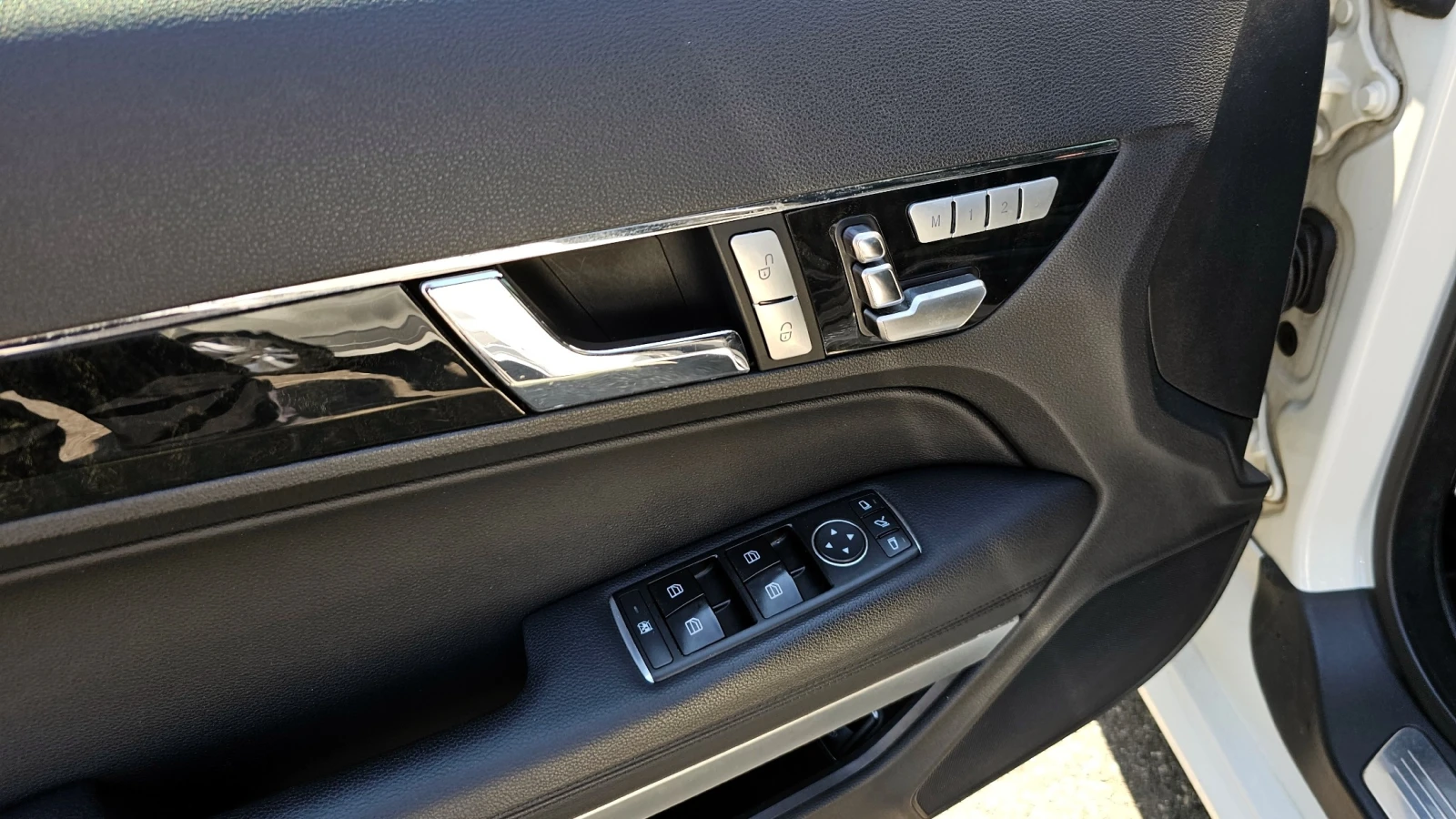 Mercedes-Benz E 350 Cabrio 3.5 V6 * ОБДУХ , снимка 16 - Автомобили и джипове - 55402494