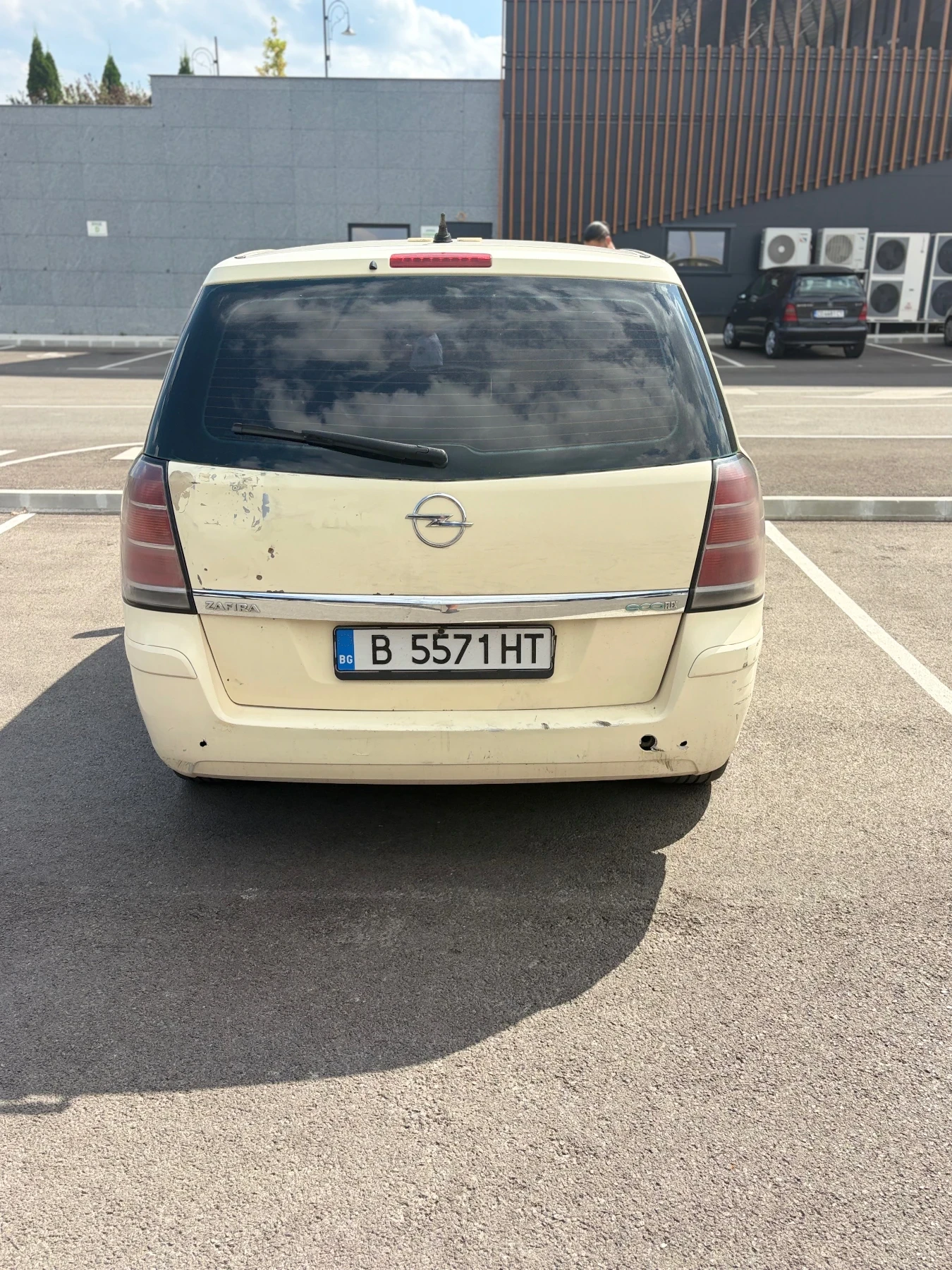 Opel Zafira 1.6 Бензин 96кн., снимка 3 - Автомобили и джипове - 55825933