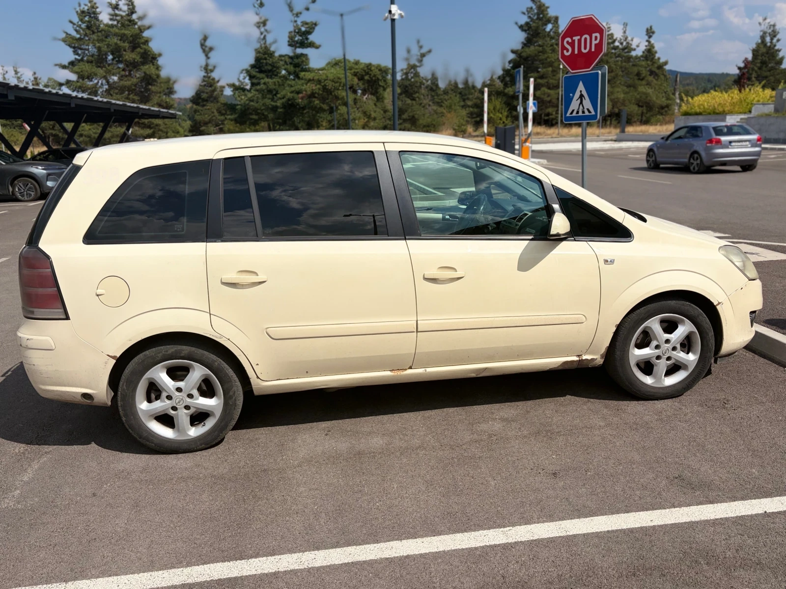Opel Zafira 1.6 Бензин 96кн., снимка 4 - Автомобили и джипове - 55825933