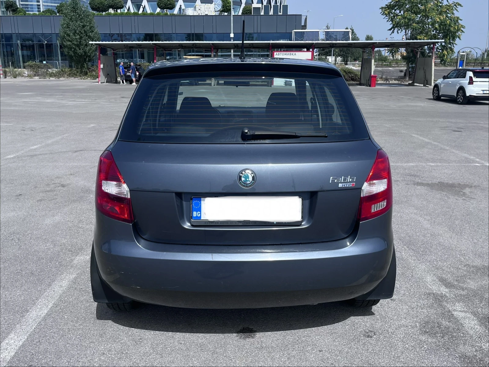 Skoda Fabia 1.2 HTP 70 FACELIFT , снимка 4 - Автомобили и джипове - 55904809
