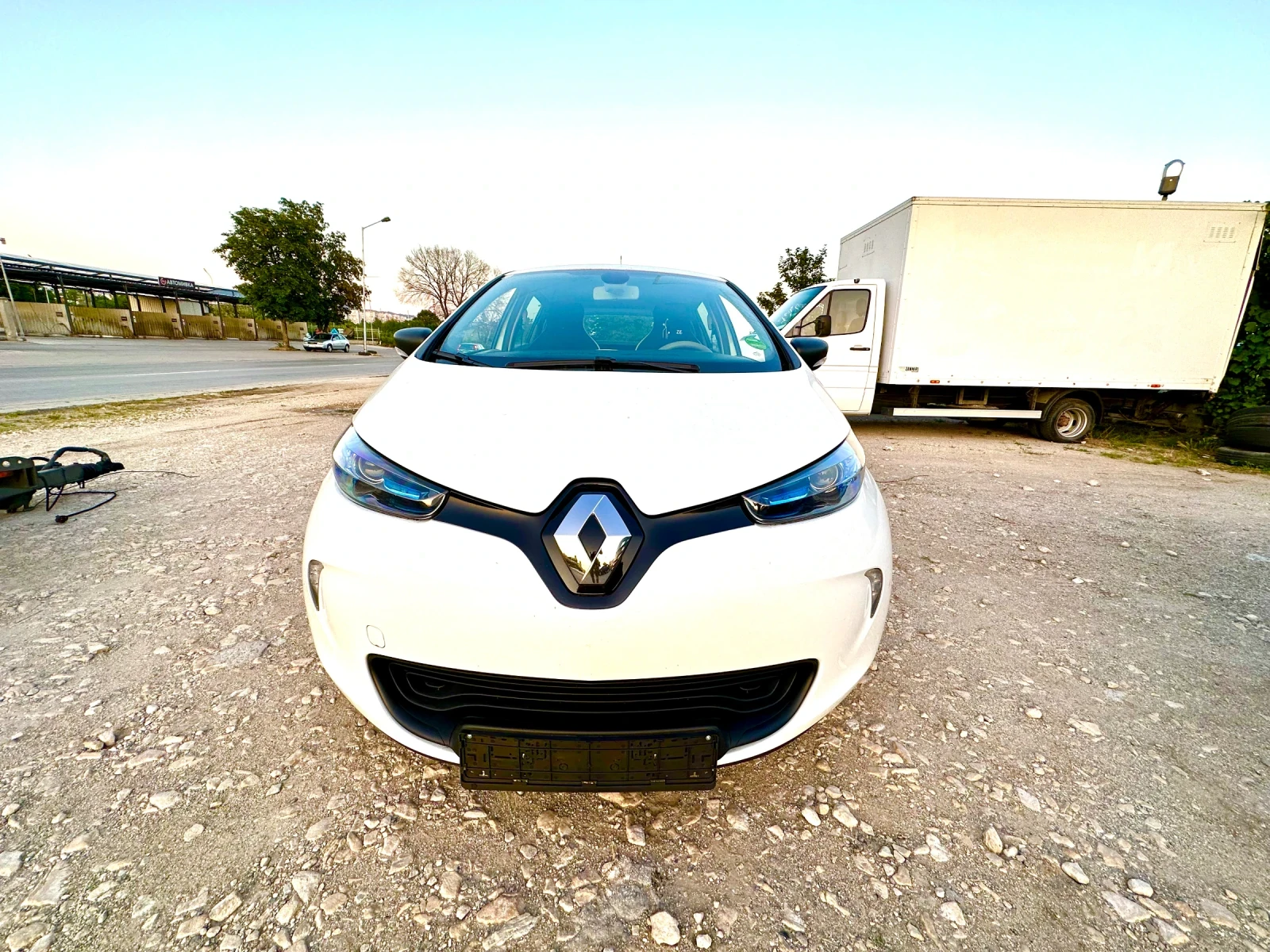 Renault Zoe 1200, снимка 2 - Автомобили и джипове - 56088964