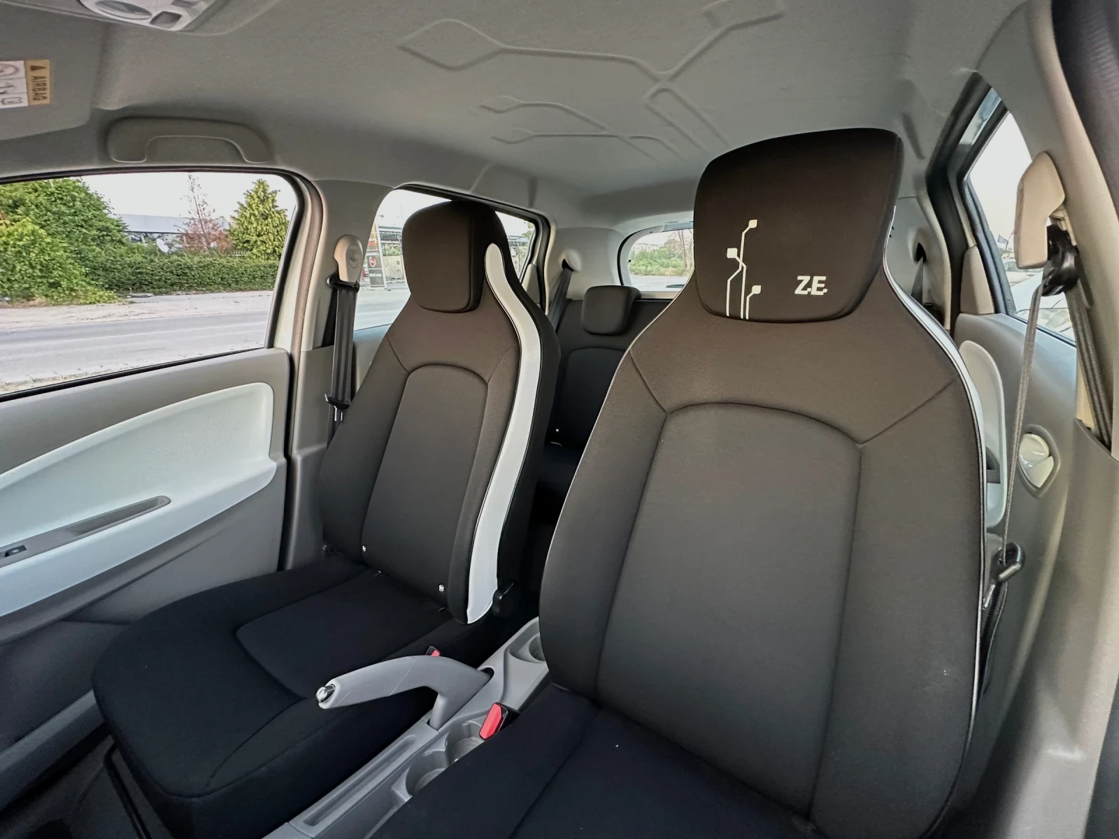 Renault Zoe 1200, снимка 11 - Автомобили и джипове - 56088964